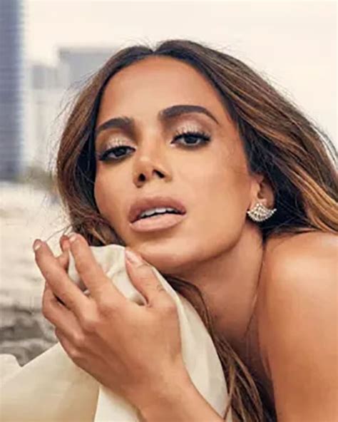 anitta hot|Anitta Channeled Superstar Energy During Glamorous SI Swim。